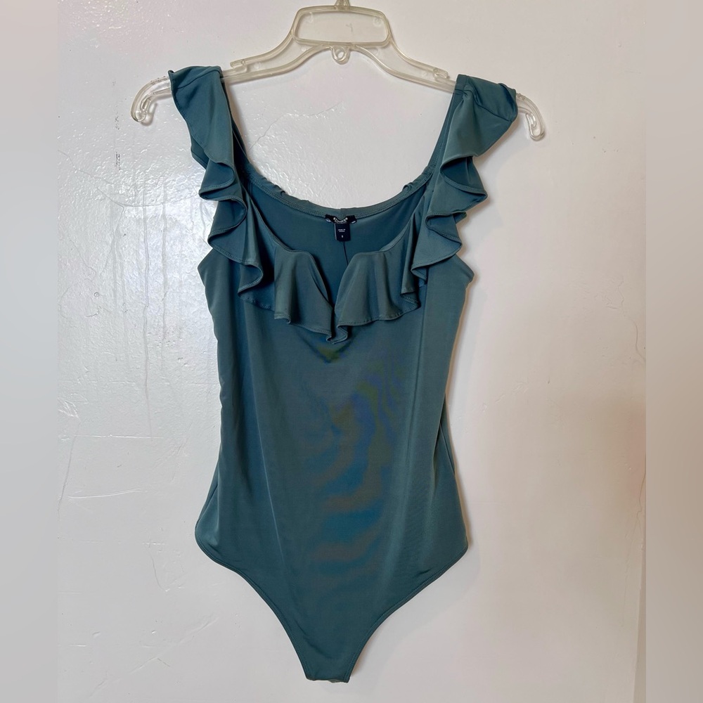 NEW Express Body Contour Sexy Ruffle Bodysuit - new with tags - Small